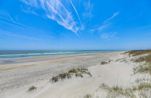 Beachfront Oasis w/ 2 Large Decks, BBQ & Views! - Foto 38