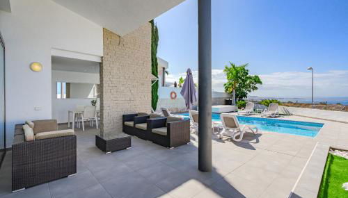 Villa Caterina, Luxury Villa with Heated Pool Ocean View in Adeje, Tenerife - Foto 5, sunbed