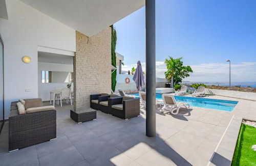 Villa Caterina, Luxury Villa with Heated Pool Ocean View in Adeje, Tenerife - Foto 5