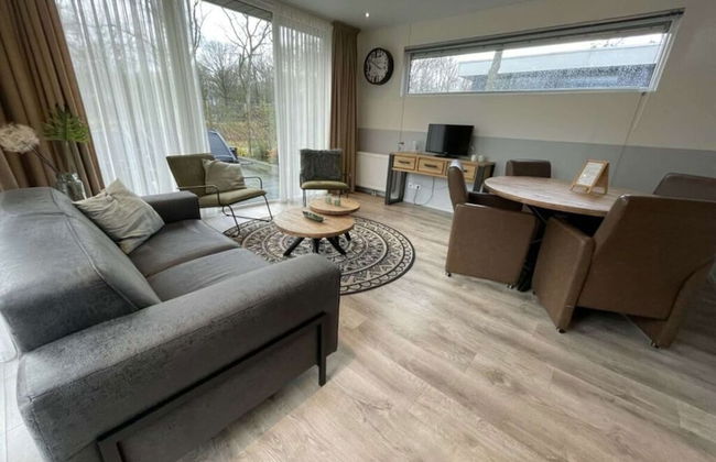 Pavilion 4 People - Photo 1