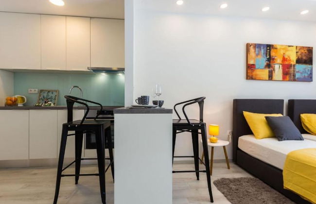 Spacious Two sis Apartments in Zadar With Terrace - Photo 12