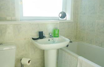 Train House - Photo 37