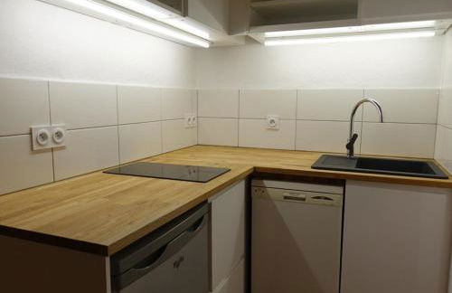 Charmant appart rénové 4 pers, balcon sud, plein centre, proche ski et piscine! - FR-1-342-187 - Foto 5