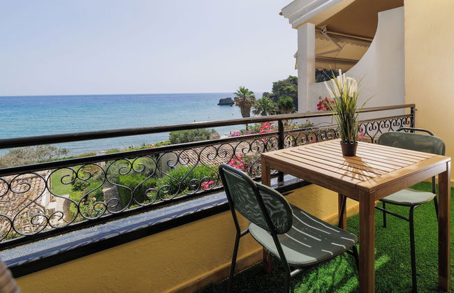 Coastal Bliss Apartments - Photo 26