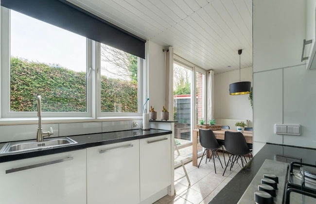 Holiday Home in Zeeland Near Lake - Foto 15