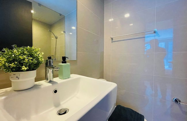 Uptown Parksuites 2 - Photo 51