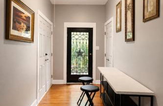 Dog-friendly home with large patio, W/D & central AC - Foto 41