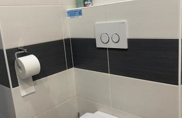 Villa Yana Bretagne Piscine Intérieure partagée et Spa Privatif 100m de la Plage - Foto 24