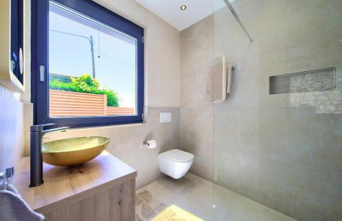 Villa Viverum with heated salt water pool - Photo 29