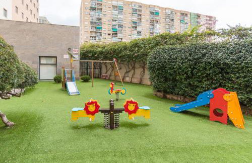 Keywise Perfect location next to María Zambrano STATION, central , beach ,pool and free Parking - Foto 34