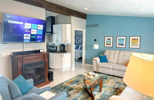 Lakefront 5 Bedroom Vacation Home - Sleeps 12! - Foto 4