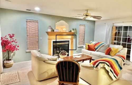 Heaven Heights - HotTub, Pet Friendly, EV Outlet, Pool Table, Game Room, BBQ, FirePit, Library - Foto 16