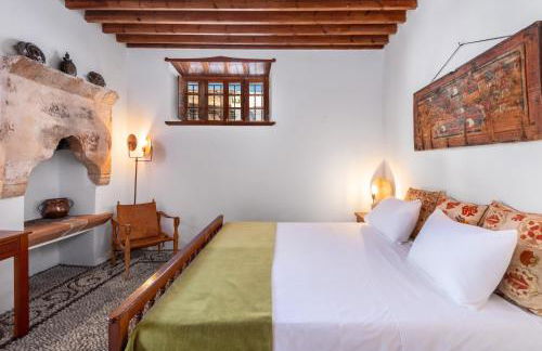 Antique Villa - Photo 11