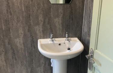 Montrose - Perfect Contractor Stay Own Driveway 3 bedrooms - Photo 22