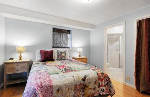 Large 1 Bedroom Apartment, Home Theater, Fireplace - Foto 9