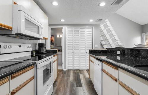 KING BED Well-Located Cozy Townhouse Retreat - Foto 13