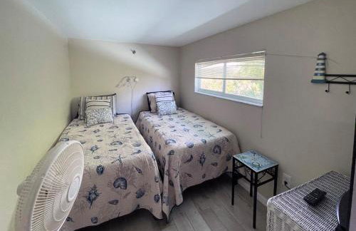 Remote Island Retreat with Private Ferry, Pool, Beach - Foto 44