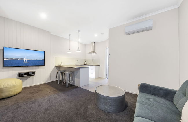 Moonlight Bay Apartments - Photo 14