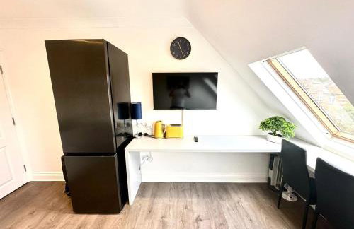 Stunning Modern, Private Apartment,15 Mins To Central London - Photo 18