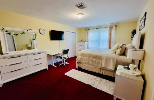 East Riverdale Enchanting 4 bedroom with 2 full bathrooms - Foto 26