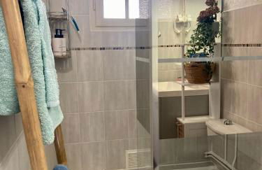 Idyllique ! Terrasse vue jardin et montagne, parking, local à vélos, à 2 pas de la plage et piscine de mai à septembre ! - Foto 25