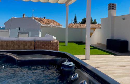 Thai Beach Residencial E, Private jacuzzi, Sea View, Rooftop, 50m to the beach - Foto 8