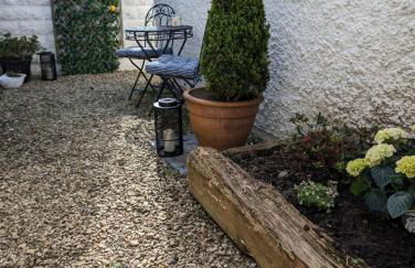 Coastal penarth dream! Close to Cardiff superb location near bars and restaurants! Dog friendly and welcome breakfast pack! - Foto 49