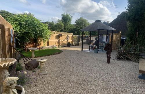 The Shack - Thatched Self Contained Annex - Photo 6