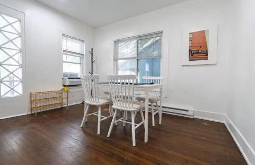 Modern 2-Bedroom House with Free Parking and Convenient Location - Foto 6