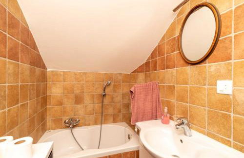 Holiday home with hot tube and 1 room - Photo 18