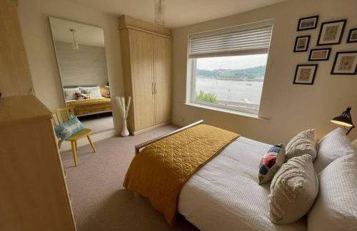Beautiful 2 bedroom apartment with estuary views - Photo 6