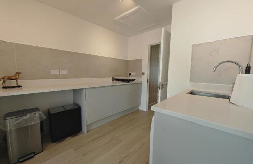 Gated 2 Guests Private House Free Parking - Foto 10