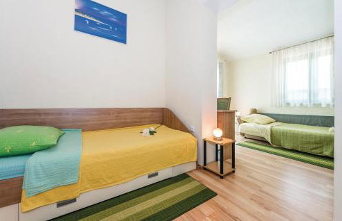 Awesome Home In Mirlovic Polje - Foto 41