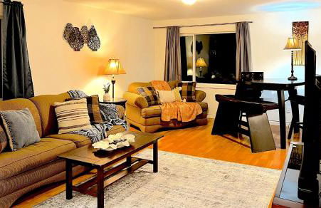 Airport Aurora Bora Bungalow - near airport and shopping - Photo 1