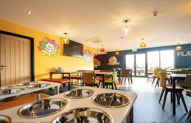 Beautiful Cosy 2-bed Caravan in Clacton-on-sea - Photo 22