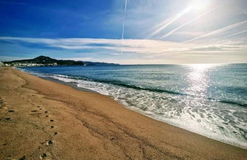 Seafront apartment in Blanes S'Abanell Central Park - Photo 23