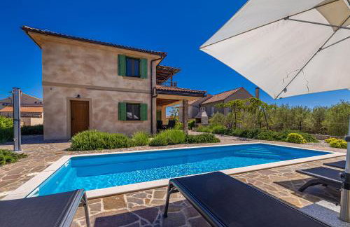 Rustic Villa Bellamare - Photo 2