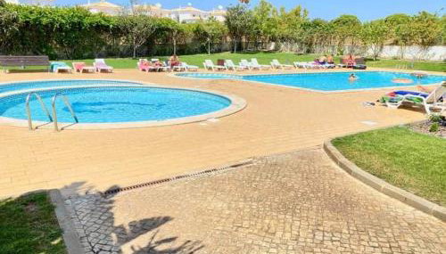 Flamingos Apartment with 2 swimming pool com check in e check out ao domingo em julho e agosto - Foto 2
