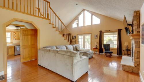 Game Room and On-Site Pond Laurelville Retreat! - Foto 4