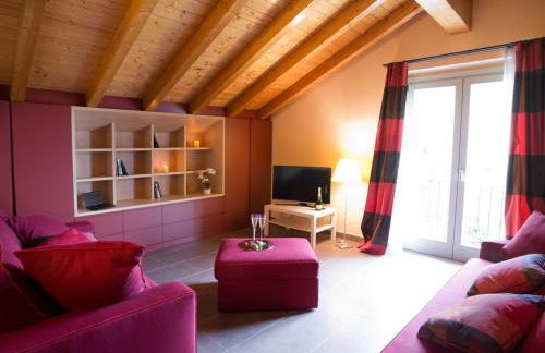 State of the art home suite with 180 degree panoramic lake view, pool and spa sleeping up to 10 guests by Italian Apartments - Foto 30