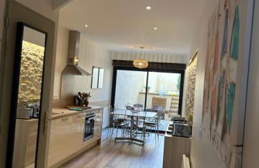 Au pied de la Cité Médiévale, piscine, vue extraordinaire, gîte La Trivala à Carcassonne - Photo 11