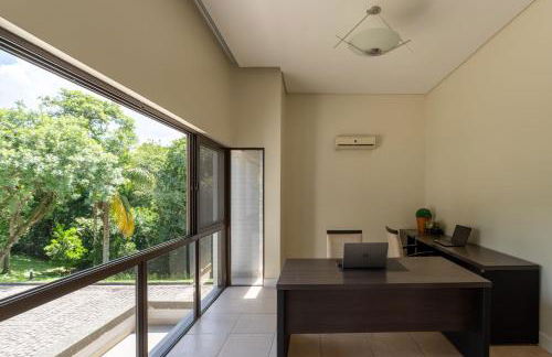 Refúgio de Luxo e Piscina à beira do Passaúna - Photo 38