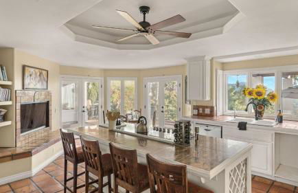 Private Estate w Pool Hot Tub Fire Pit Near Encinitas The Ranch by AvantStay - Foto 15