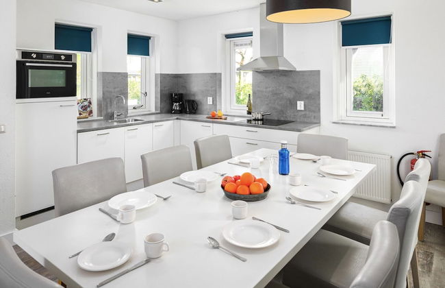 Restyled Villa Near the Beach - Photo 3