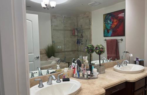 Studio City Chic Large Contemporary Condo - Foto 5