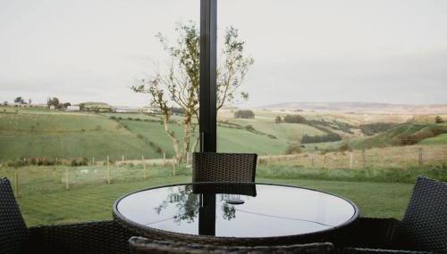 Luxury 2 Bedroom Glamping Pod with Hot Tub at Aganmore Farm Glamping - Pod 2 - Foto 5