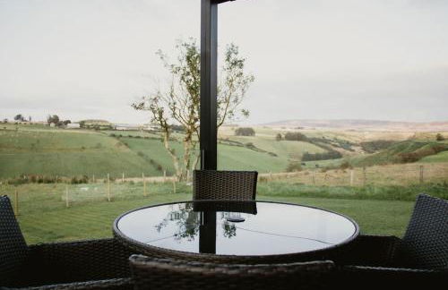 Luxury 2 Bedroom Glamping Pod with Hot Tub at Aganmore Farm Glamping - Pod 2 - Foto 5