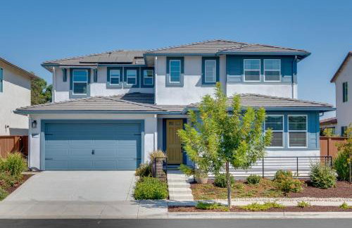 Elegant and Spacious Retreat with Yard in Woodland! - Foto 4