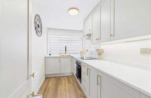 MODERN 2 BED BUNGALOW SLEEPS 4 Pet friendly - Photo 4