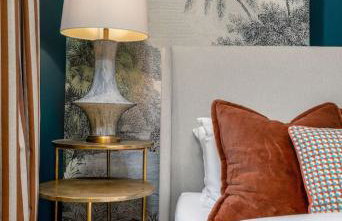 Stylish Penthouse Retreat - Photo 19